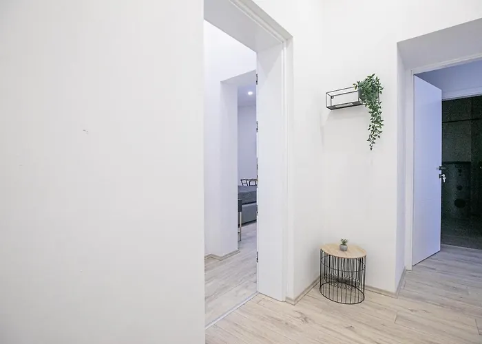 Deluxe Antonio Πούλα