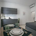 Deluxe Antonio דירה