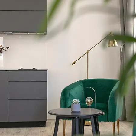 Deluxe Antonio * Pola