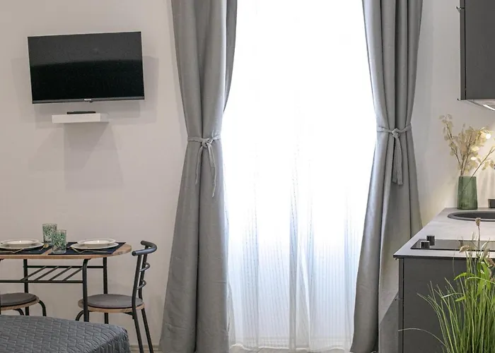 Deluxe Antonio 普拉