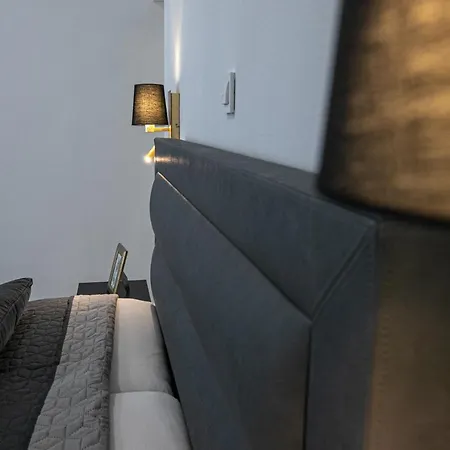 Deluxe Antonio * Póla